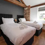 Holiday home Molly's